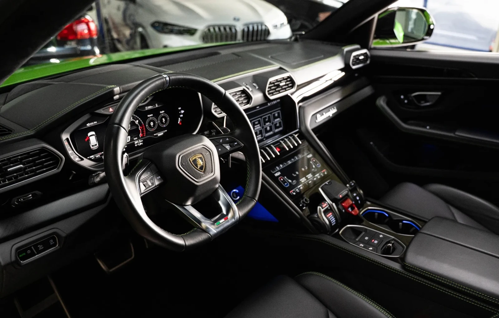 Lamborghini Urus  4.0 V8 4WD  - изображение 8