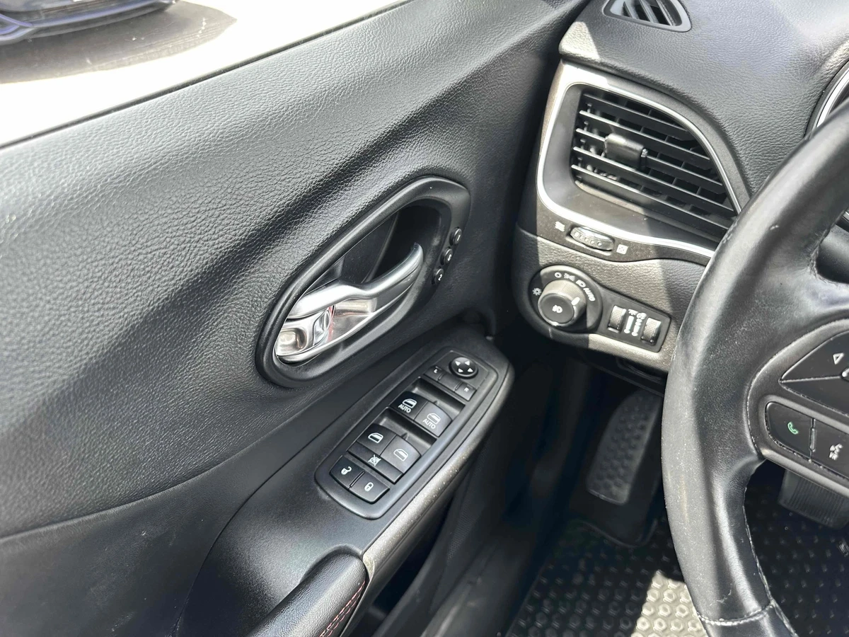 Jeep Cherokee Trailhawk* KEYLESS* PANO* ����* ������� | Mobile.bg � ����������� 13