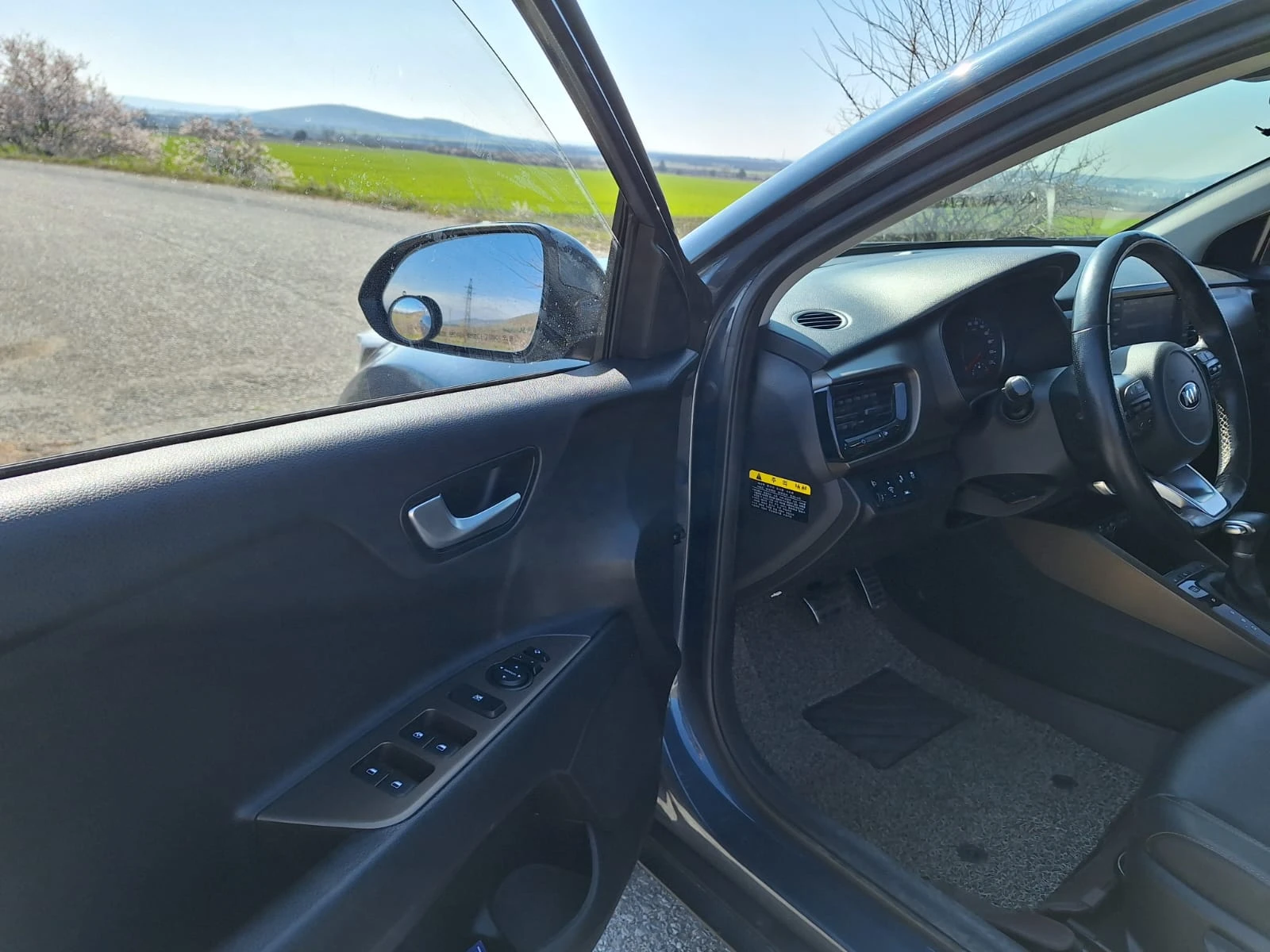 Kia Stonic 1, 6 CRDI, AUTOMAT, FULL, снимка 7 - Автомобили и джипове - 53851195