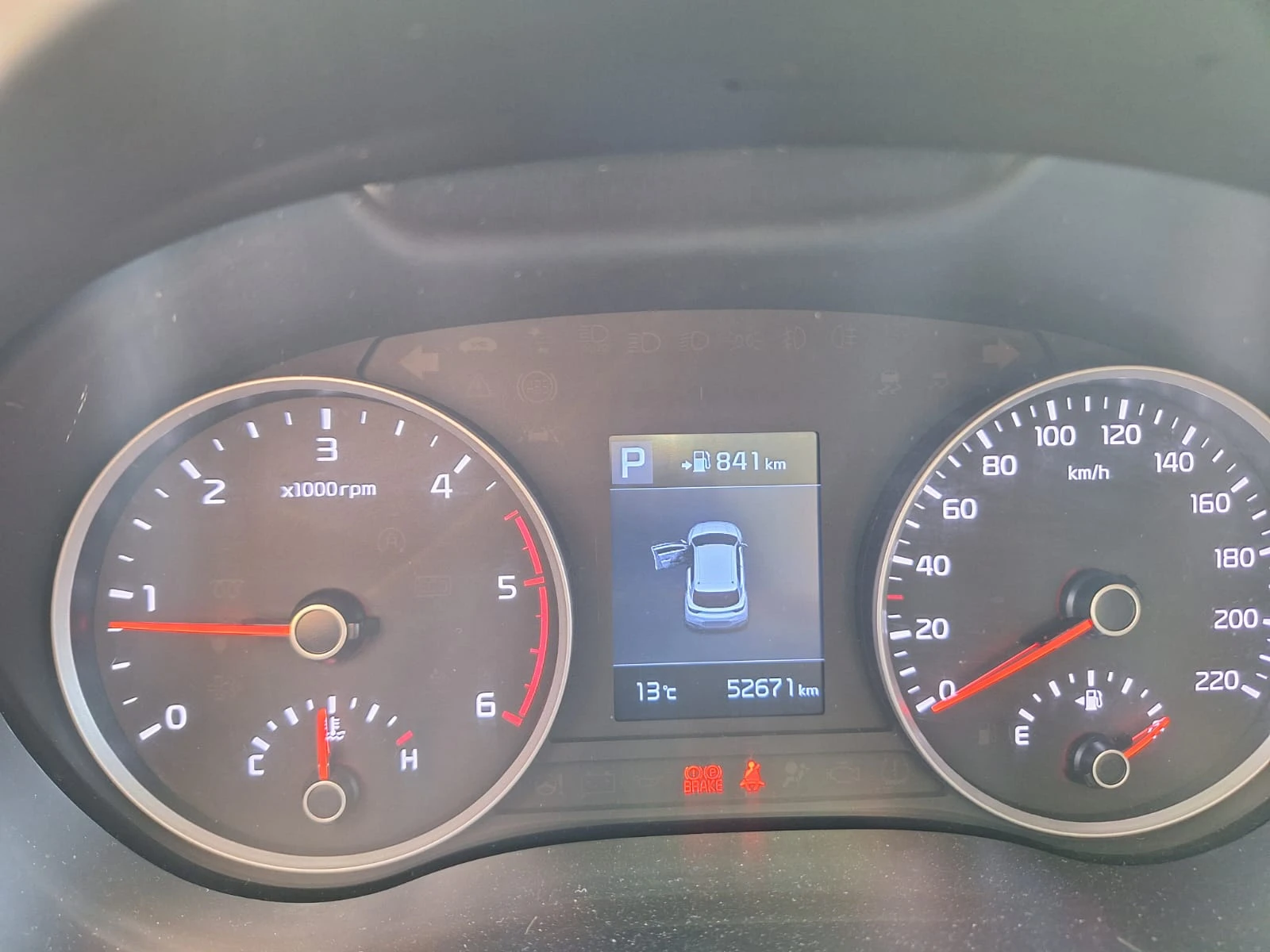 Kia Stonic 1, 6 CRDI, AUTOMAT, FULL, снимка 13 - Автомобили и джипове - 53851195