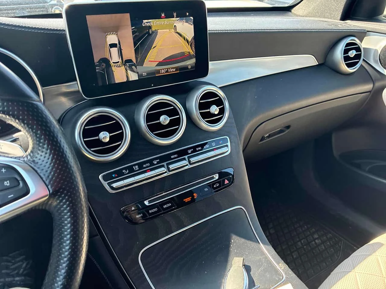 Mercedes-Benz GLC 300 ПАМЕТ| ПАНОРАМА| 360 КАМЕРИ| 2 KЛЮЧА| , снимка 8 - Автомобили и джипове - 54644155