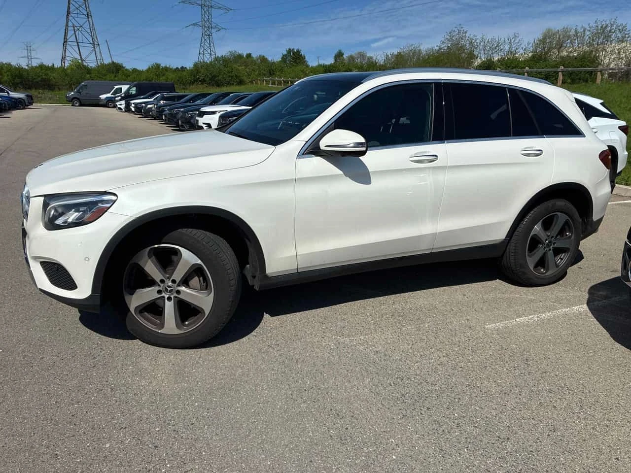 Mercedes-Benz GLC 300 ПАМЕТ| ПАНОРАМА| 360 КАМЕРИ| 2 KЛЮЧА| , снимка 3 - Автомобили и джипове - 54644155