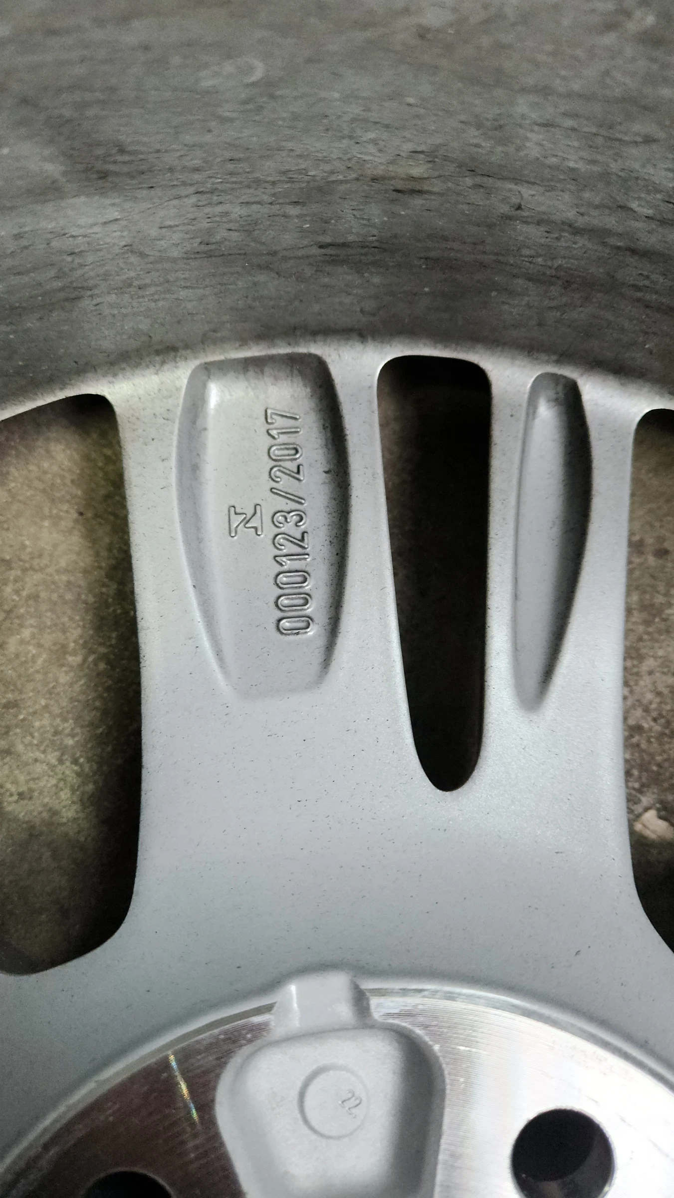    215/65R17  Audi Q3 | Mobile.bg   10