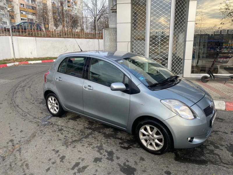 Toyota Yaris 1.3 ВЕРИГА, снимка 4 - Автомобили и джипове - 48292683