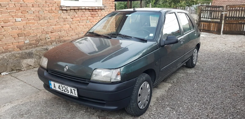 Renault Clio 1.2L hatchback 4 door, снимка 1 - Автомобили и джипове - 49033077