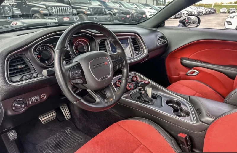 Dodge Challenger R/T * ОБДУХВАНЕ * H/K * КАМЕРА * 8ZF * CARFAX * , снимка 6 - Автомобили и джипове - 53472687