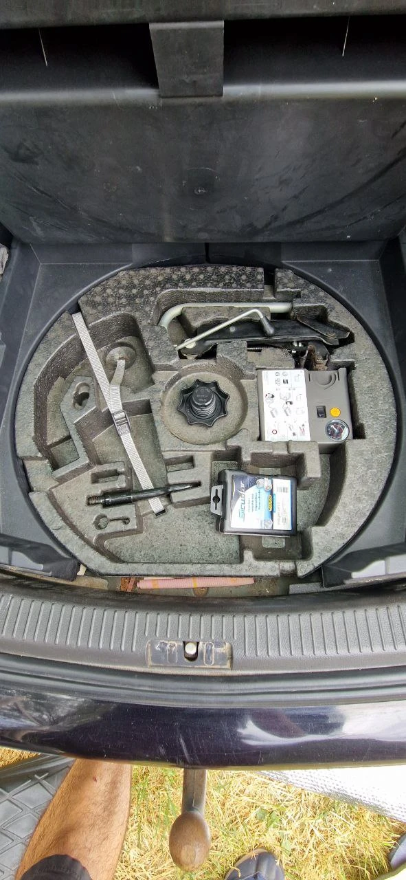 VW Touran, снимка 12 - Автомобили и джипове - 54257458