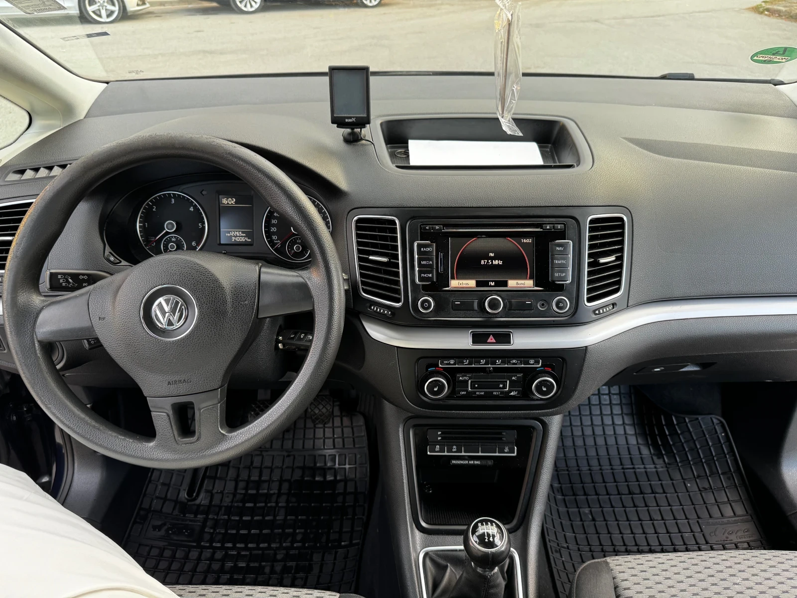 VW Sharan 2.0TDI - изображение 5