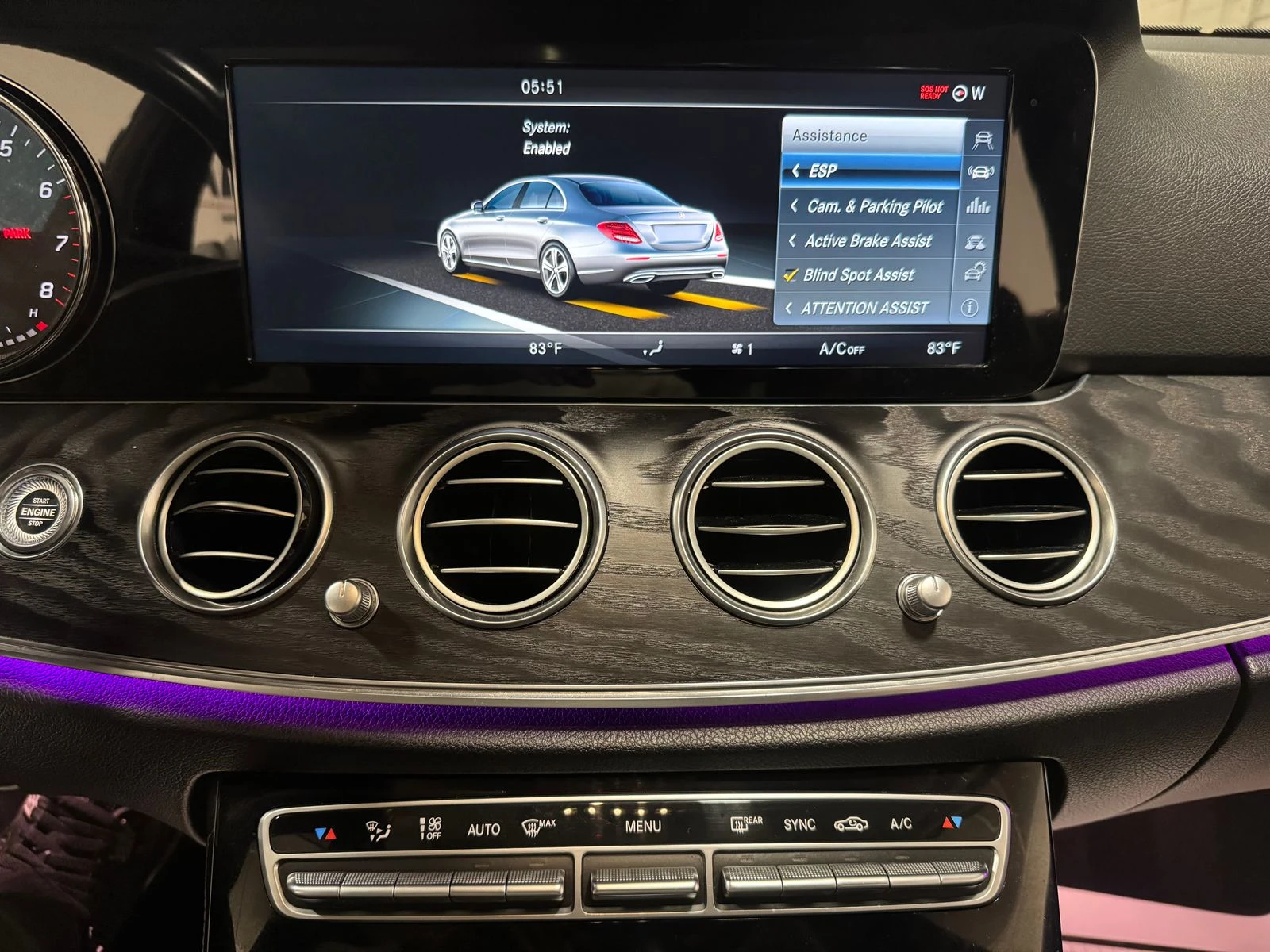 Mercedes-Benz E 300 AMG* CUSTOM+ * AKRAPOVICH* PANO* MULTIBEAM* BURMAS - изображение 10