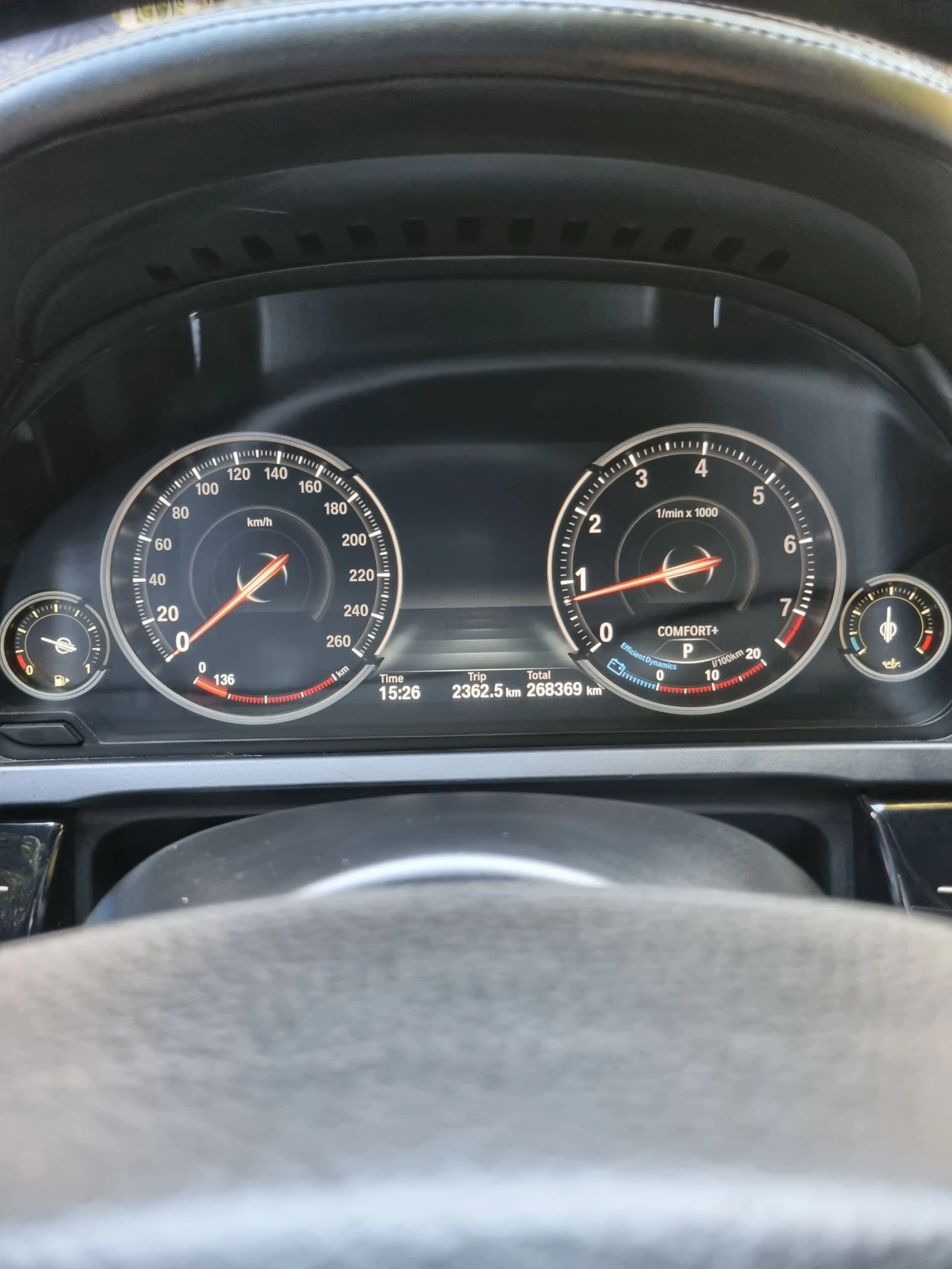 BMW 750  - изображение 8
