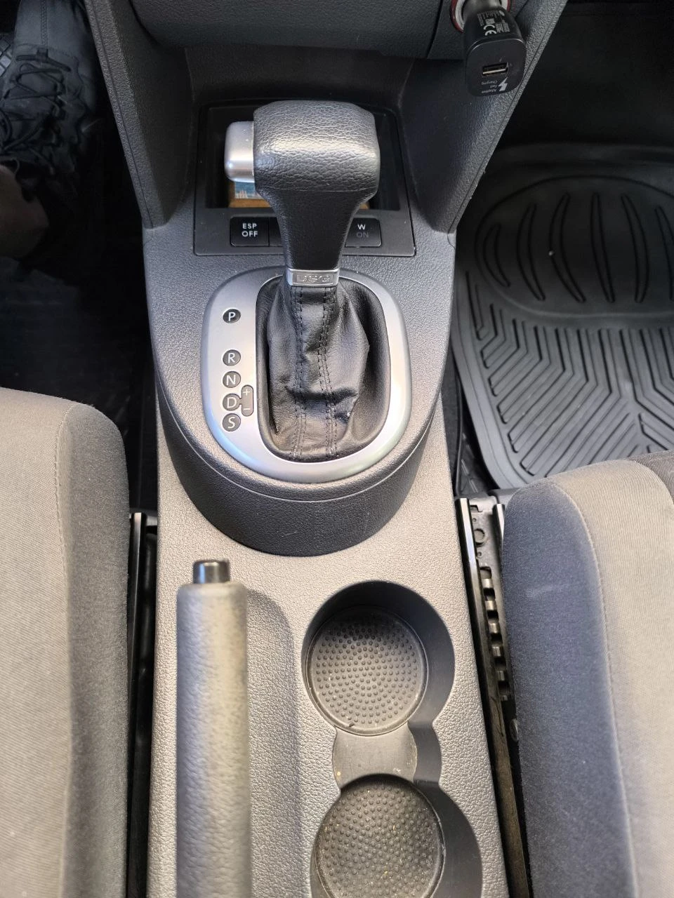 VW Touran, снимка 15 - Автомобили и джипове - 54257458