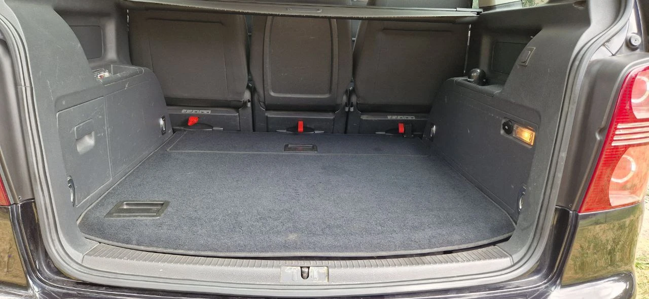 VW Touran, снимка 10 - Автомобили и джипове - 54257458