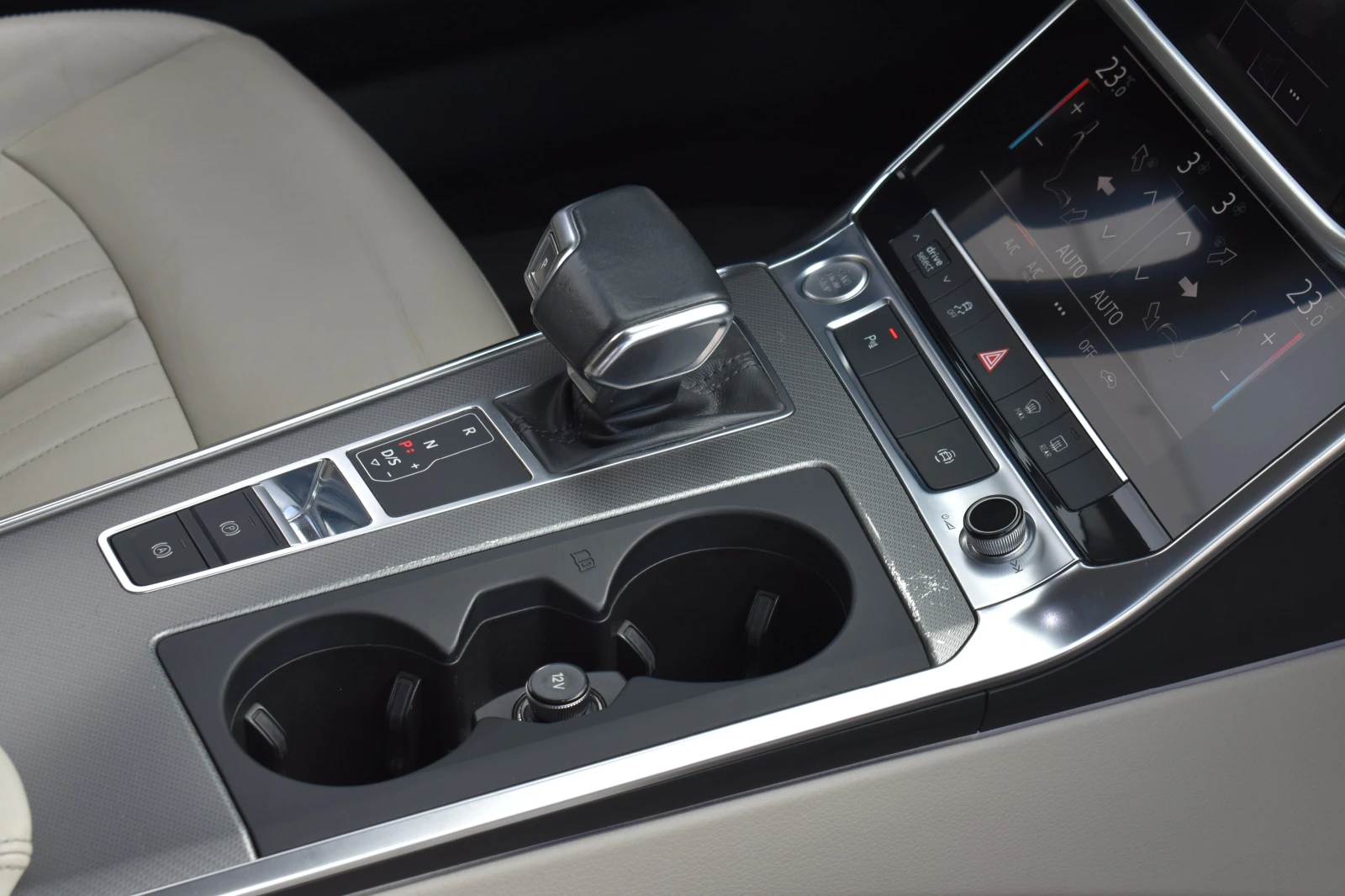 Audi A6 40TDI* AUTOMAT* LED, снимка 16 - Автомобили и джипове - 54652762