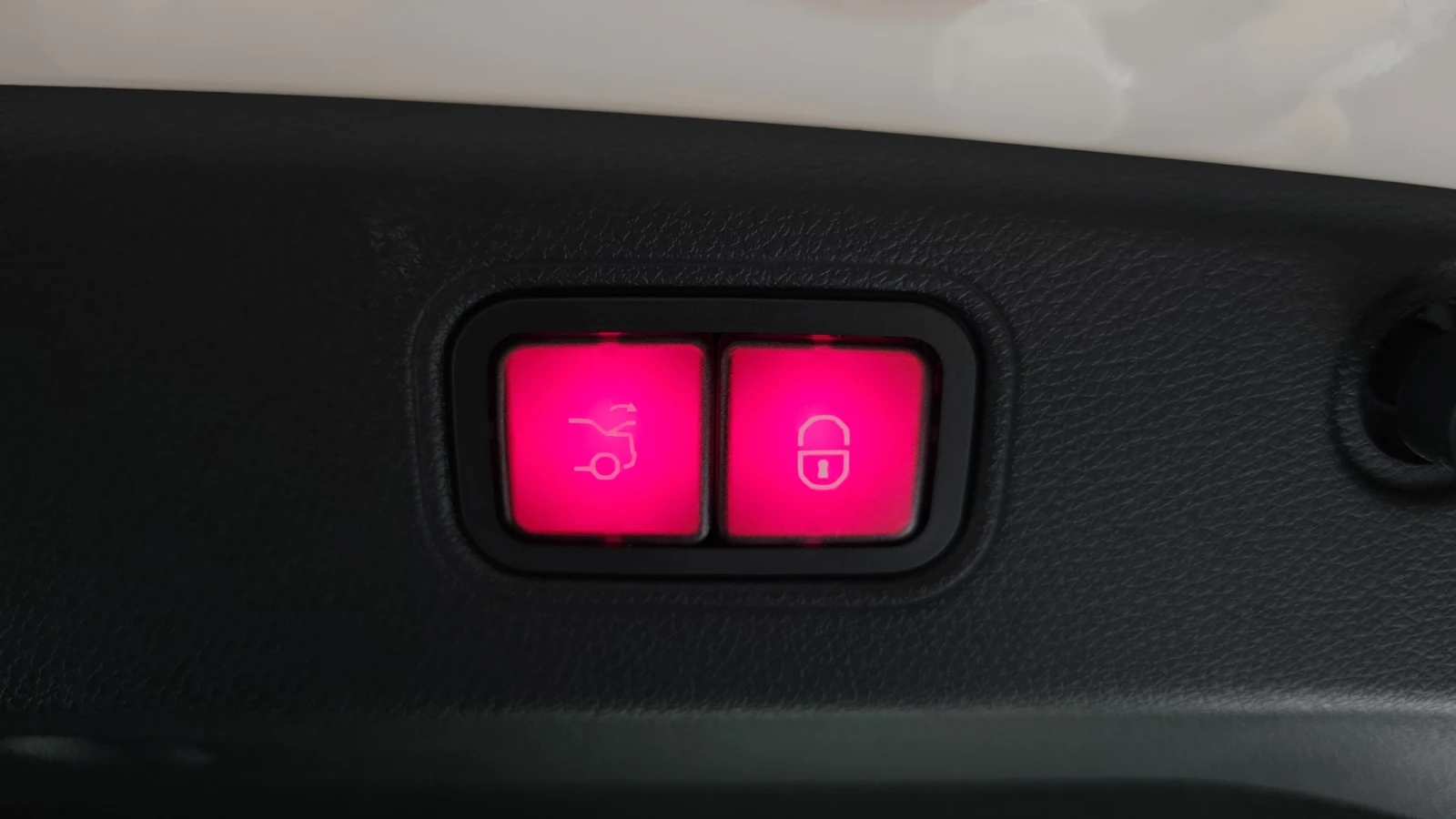 Mercedes-Benz CLS 300 2.0 AMG Line, Distronic, �������, Burmaster, HeadU | Mobile.bg � ����������� 17