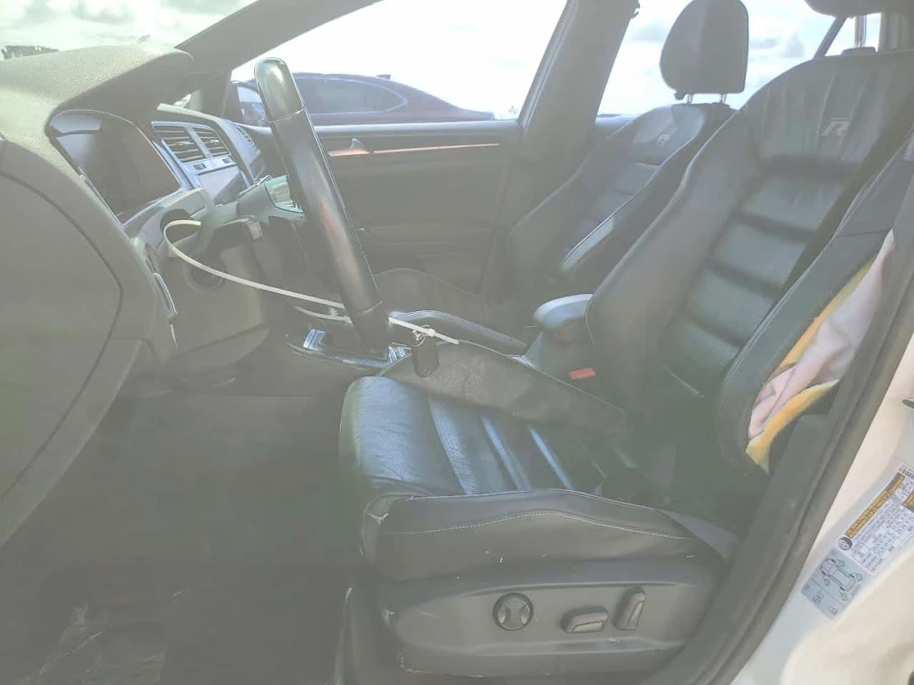 VW Golf R / ПЪРВИ СОБСТВЕНИК / ФИКСИРАНА ЦЕНА , снимка 7 - Автомобили и джипове - 54858364