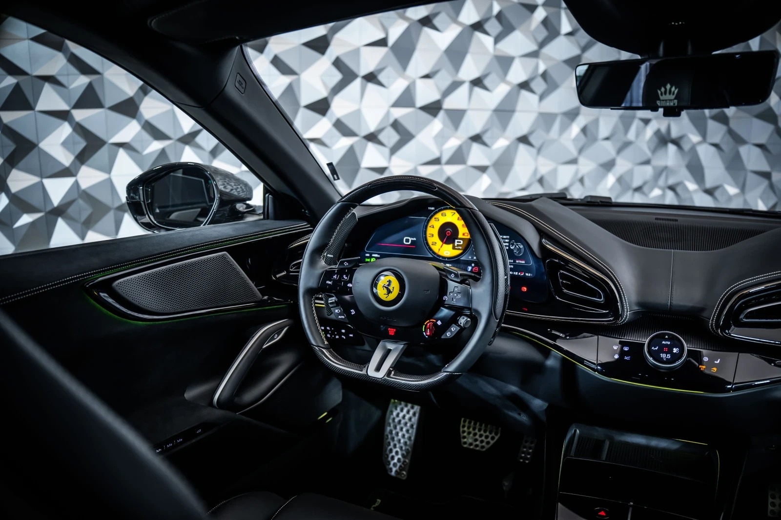 Ferrari Purosangue NOVITEC Esteso* Carbon* ЛИЗИНГ, снимка 16 - Автомобили и джипове - 55396641