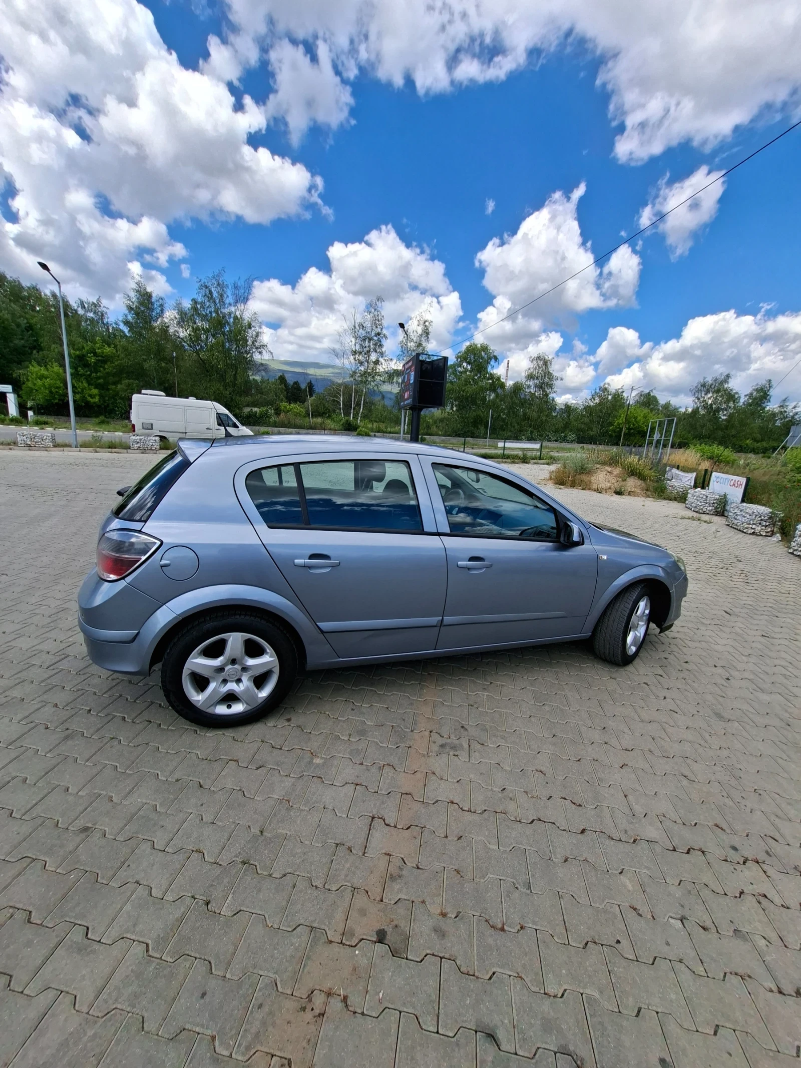 Opel Astra, снимка 6 - Автомобили и джипове - 55646842