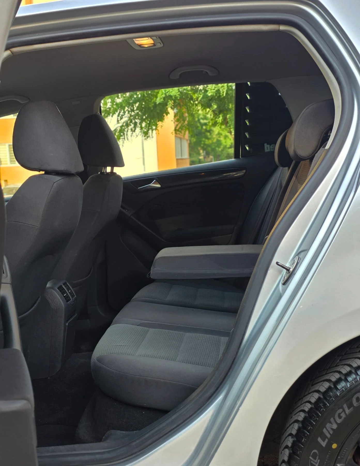 VW Golf 1.6TDI///HIGHLINE, снимка 9 - Автомобили и джипове - 55662563