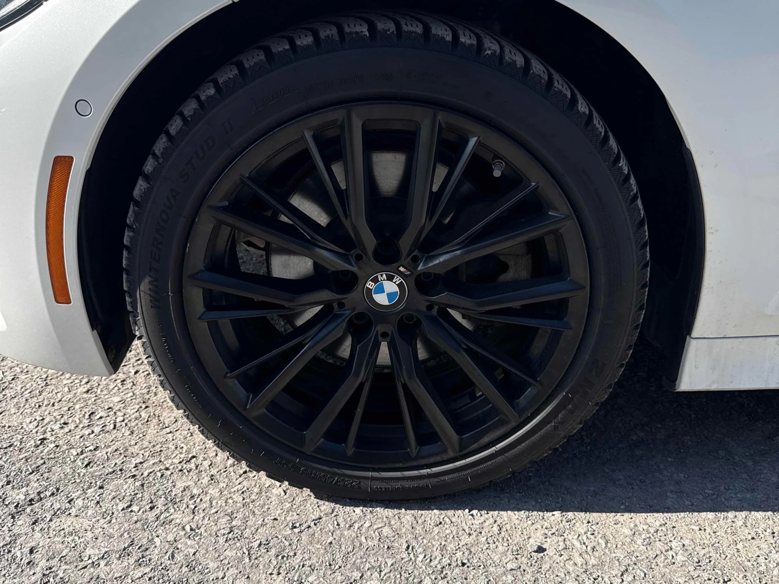 BMW 330 i| HAR/KAR| PANO| 360| DIS| AMBIENT, снимка 7 - Автомобили и джипове - 56038015