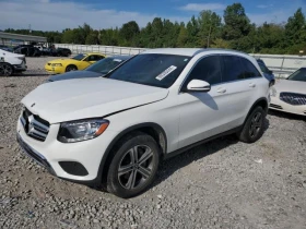  Mercedes-Benz GLC 30...