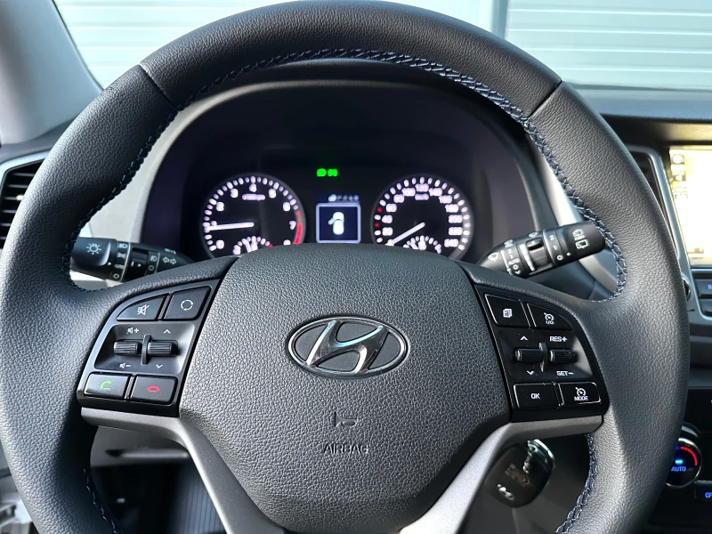 Hyundai Tucson 1.6i ГАЗ +  БЕНЗИН НАВИГАЦИЯ КАМЕРА НОВИ ГУМИ, снимка 14 - Автомобили и джипове - 51955497