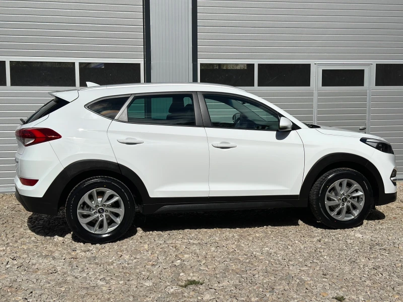 Hyundai Tucson 1.6i ГАЗ +  БЕНЗИН НАВИГАЦИЯ КАМЕРА НОВИ ГУМИ, снимка 7 - Автомобили и джипове - 51955497