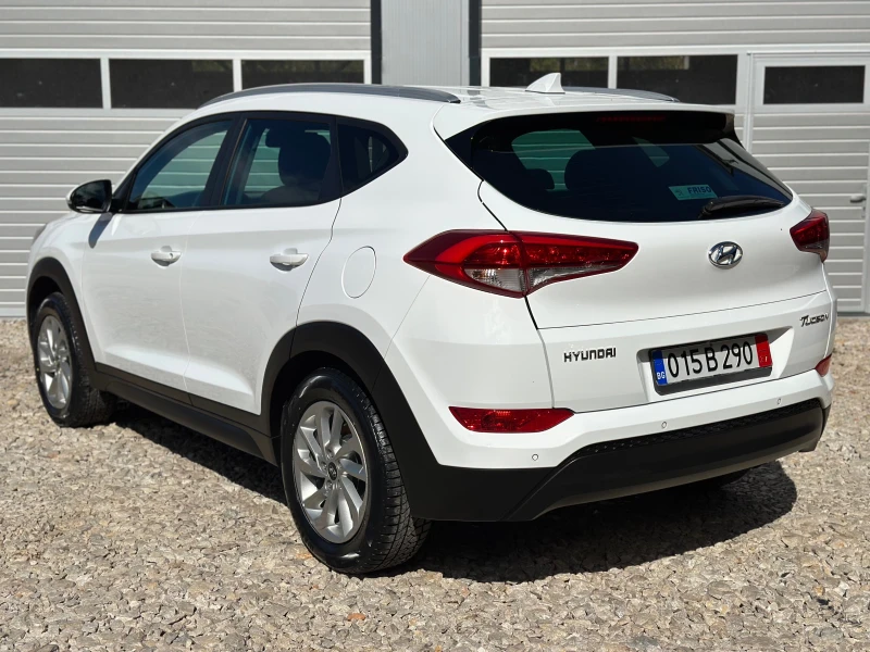 Hyundai Tucson 1.6i ГАЗ +  БЕНЗИН НАВИГАЦИЯ КАМЕРА НОВИ ГУМИ, снимка 5 - Автомобили и джипове - 51955497