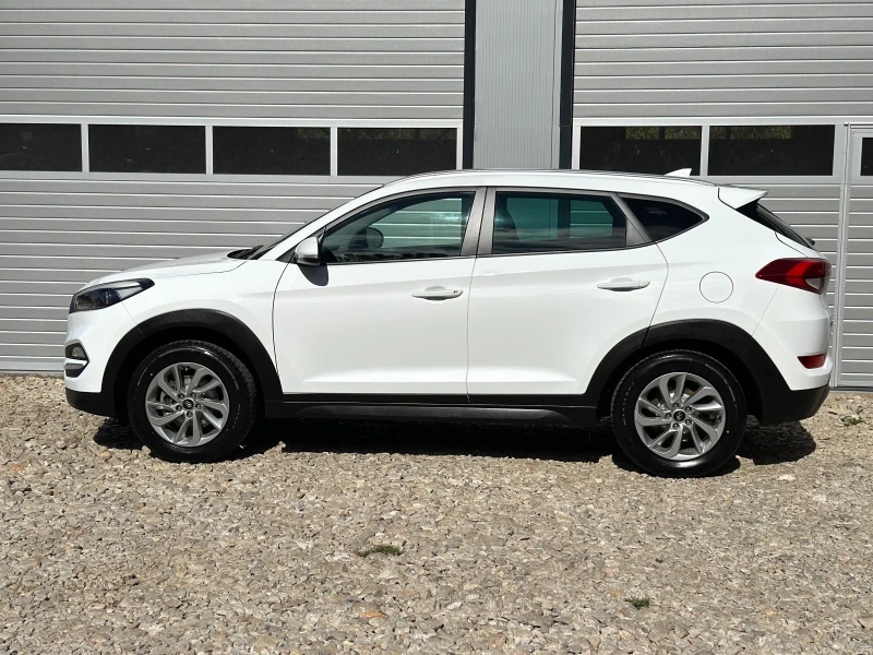 Hyundai Tucson 1.6i ГАЗ +  БЕНЗИН НАВИГАЦИЯ КАМЕРА НОВИ ГУМИ, снимка 4 - Автомобили и джипове - 51955497