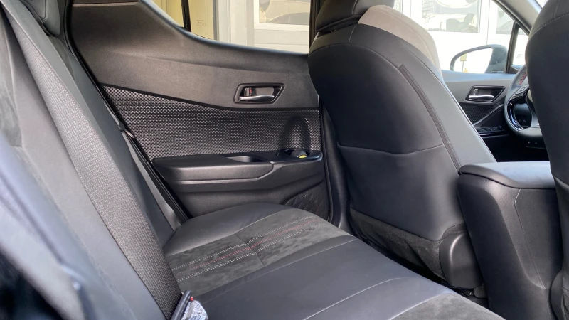 Toyota C-HR 2.0 HEV GR SPORT, снимка 17 - Автомобили и джипове - 52281940