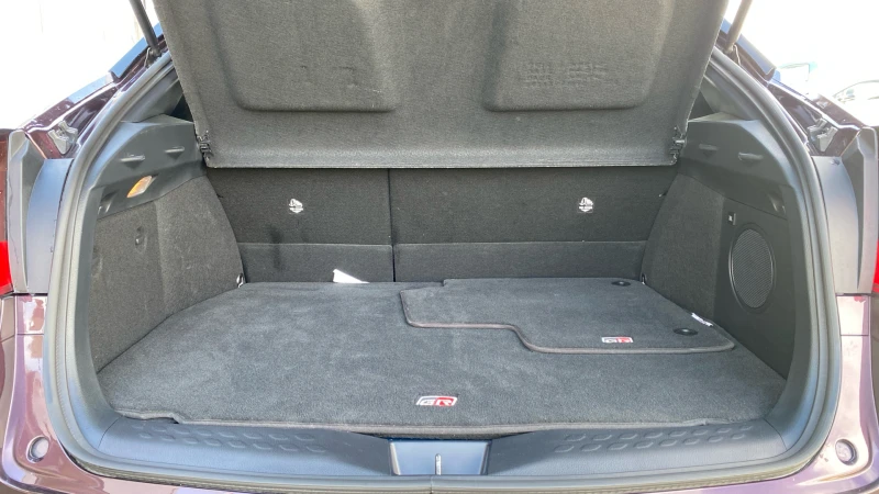 Toyota C-HR 2.0 HEV GR SPORT, снимка 13 - Автомобили и джипове - 52281940