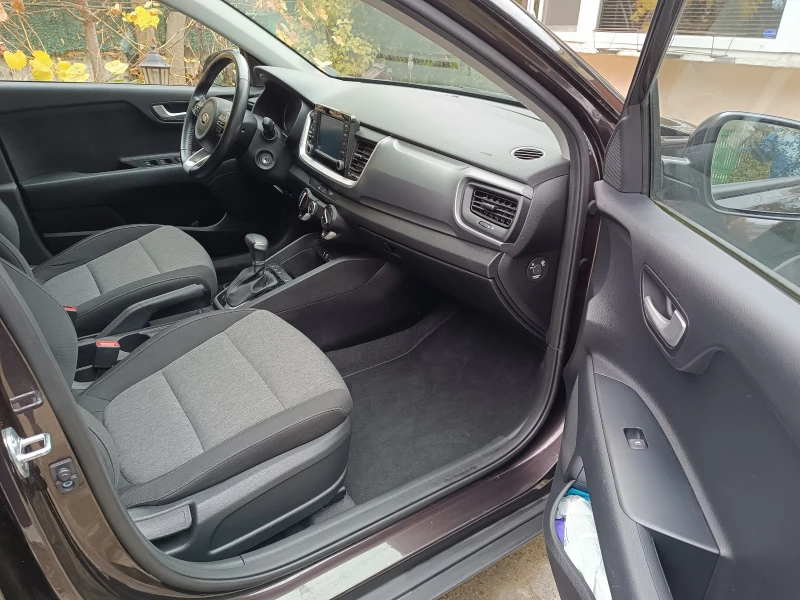 Kia Stonic 1.4 100ксNAVI, снимка 5 - Автомобили и джипове - 52841972