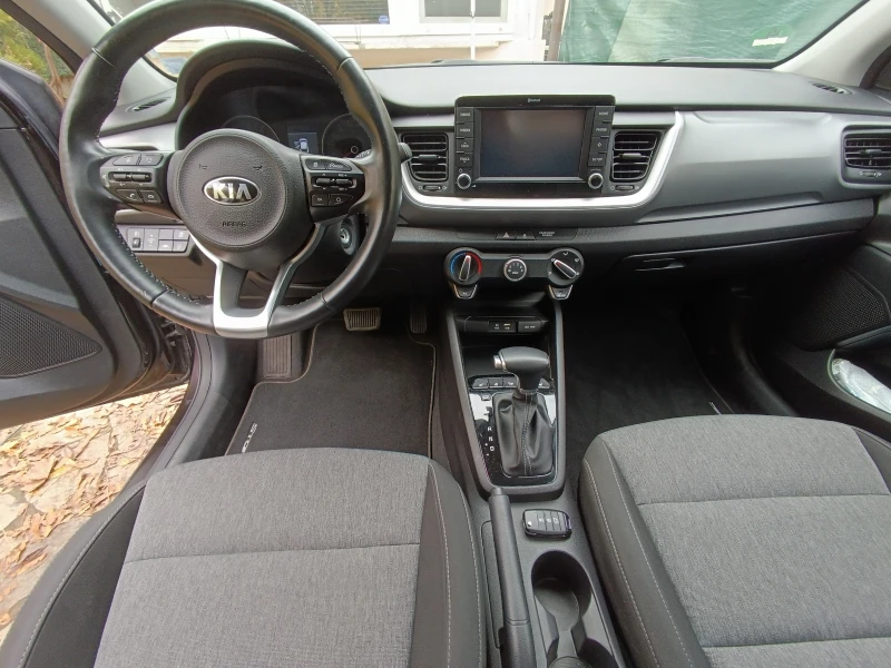 Kia Stonic 1.4 100ксNAVI, снимка 10 - Автомобили и джипове - 52841972