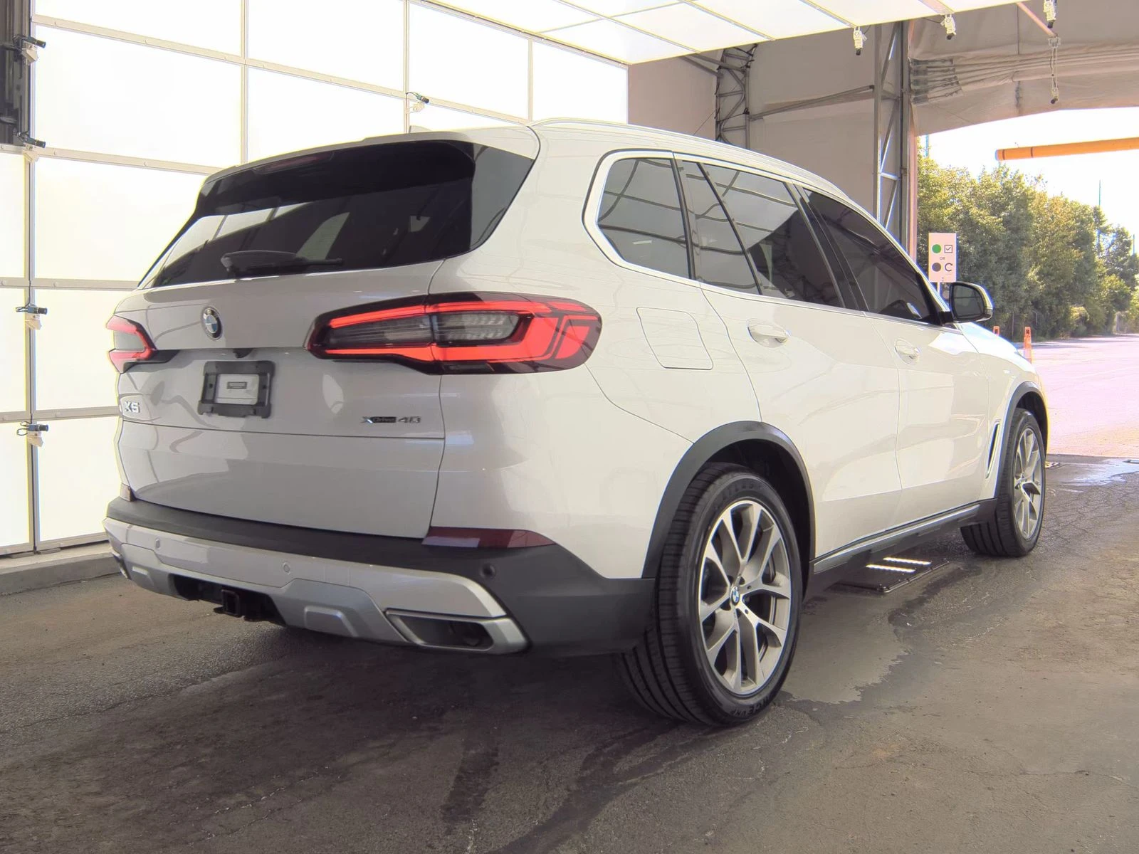 BMW X5 ДИСТРОНИК* ХЕДЪП* ОБДУХВАНЕ* МАСАЖ* 360КАМЕРА* КЕЙ - изображение 2