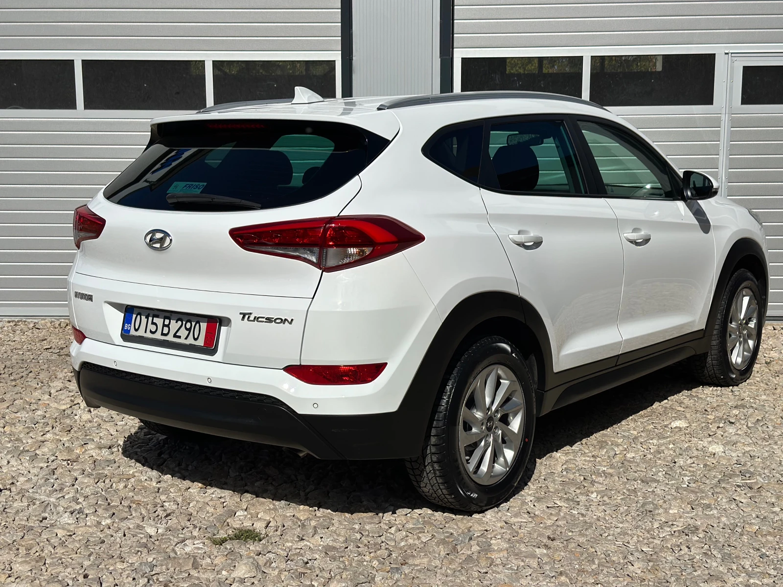 Hyundai Tucson 1.6i ГАЗ +  БЕНЗИН НАВИГАЦИЯ КАМЕРА НОВИ ГУМИ - изображение 6