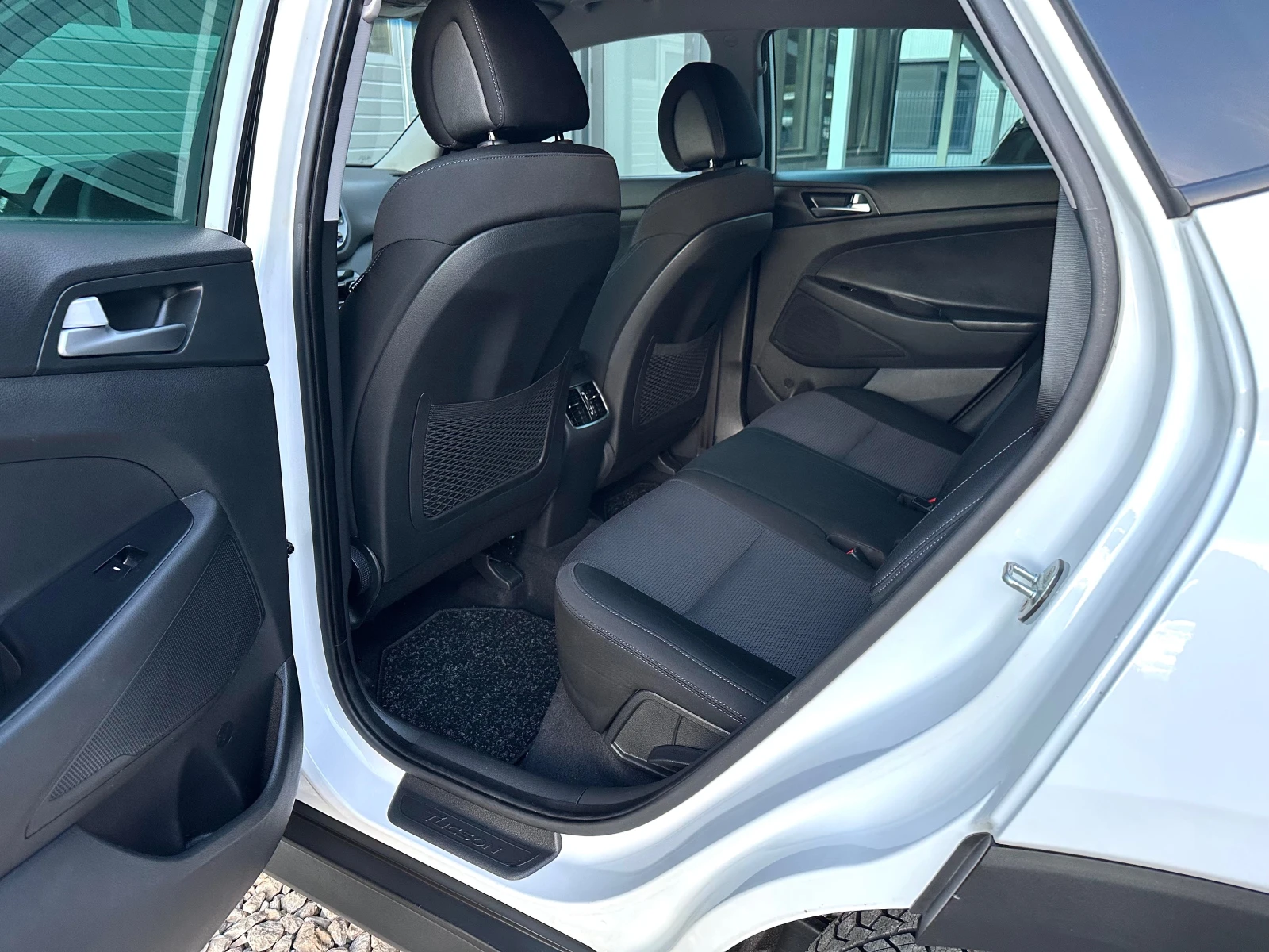 Hyundai Tucson 1.6i  +       | Mobile.bg   11