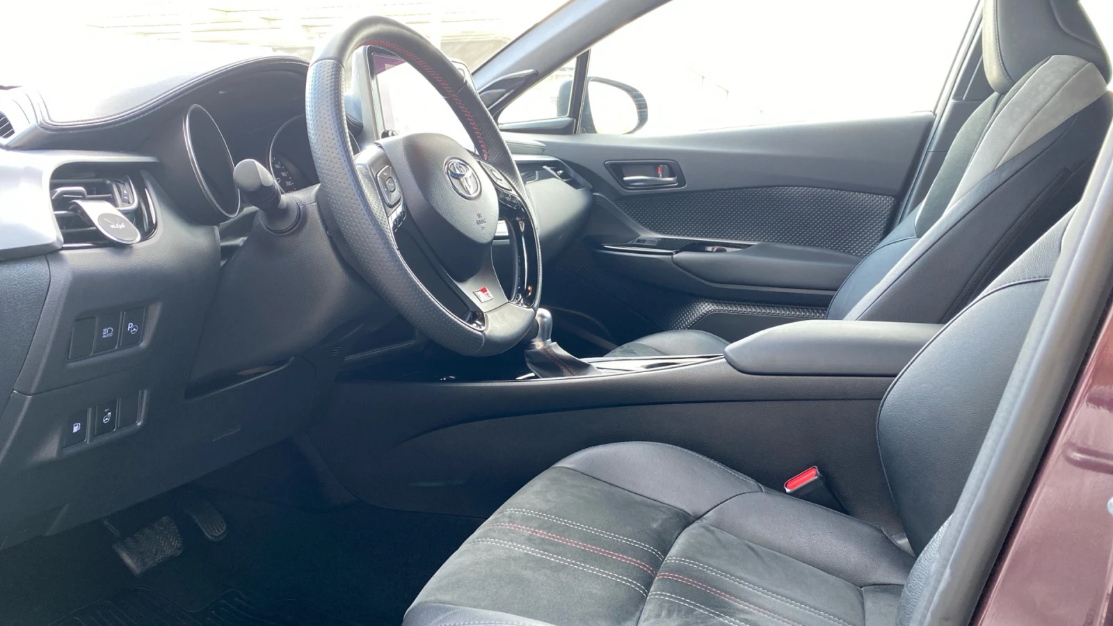 Toyota C-HR 2.0 HEV GR SPORT - изображение 10