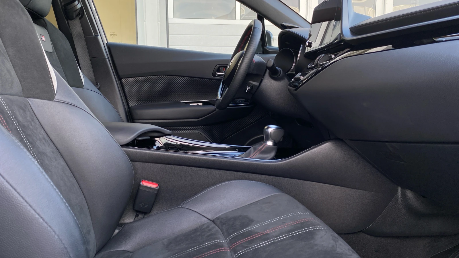 Toyota C-HR 2.0 HEV GR SPORT | Mobile.bg   16