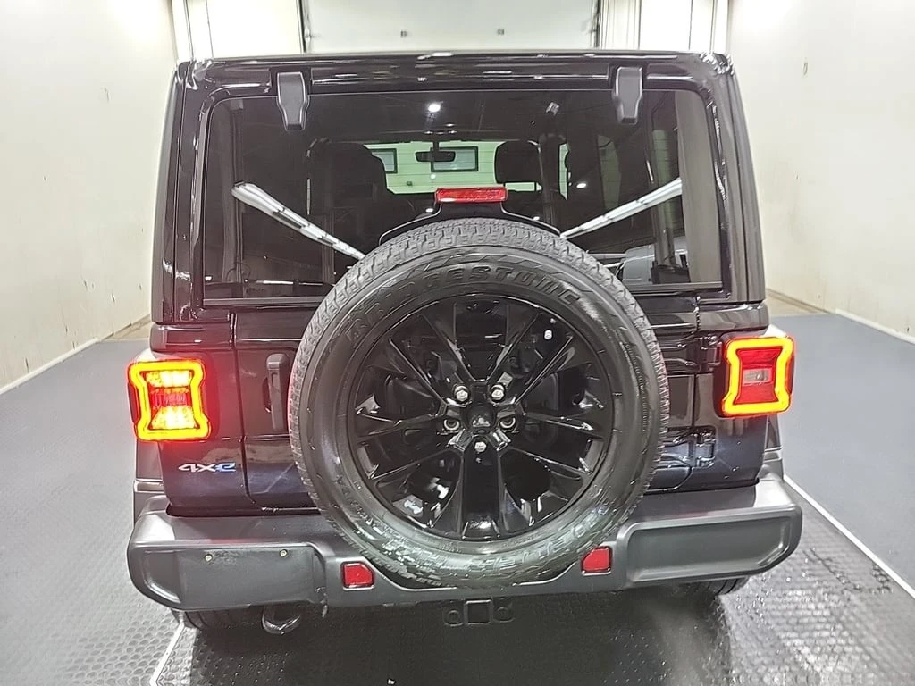 Jeep Wrangler * UNLIMITED SAHARA * CARFAX *  - изображение 7