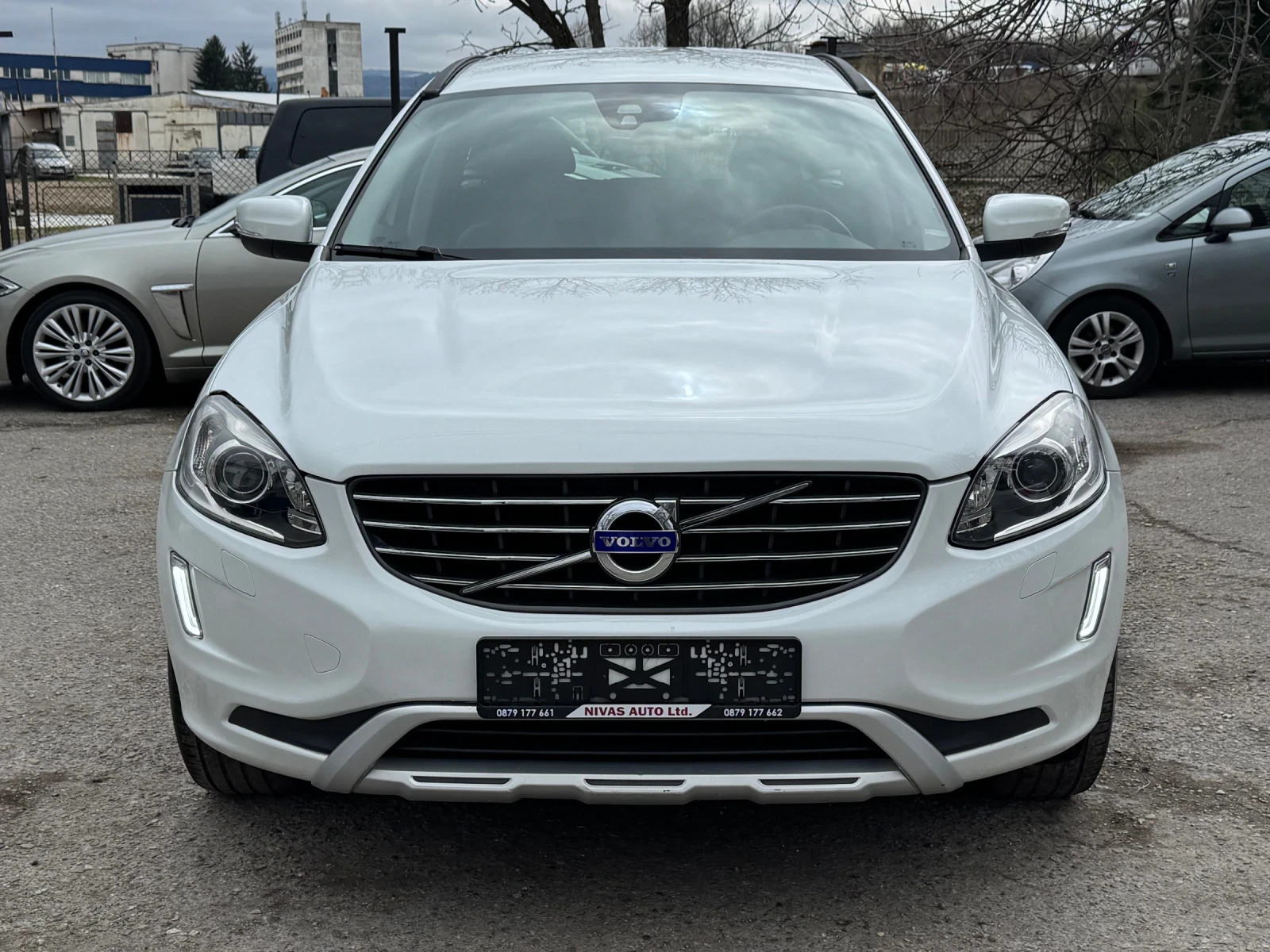 Volvo XC60 Топ състояние!! Реален пробег!, снимка 2 - Автомобили и джипове - 54031537