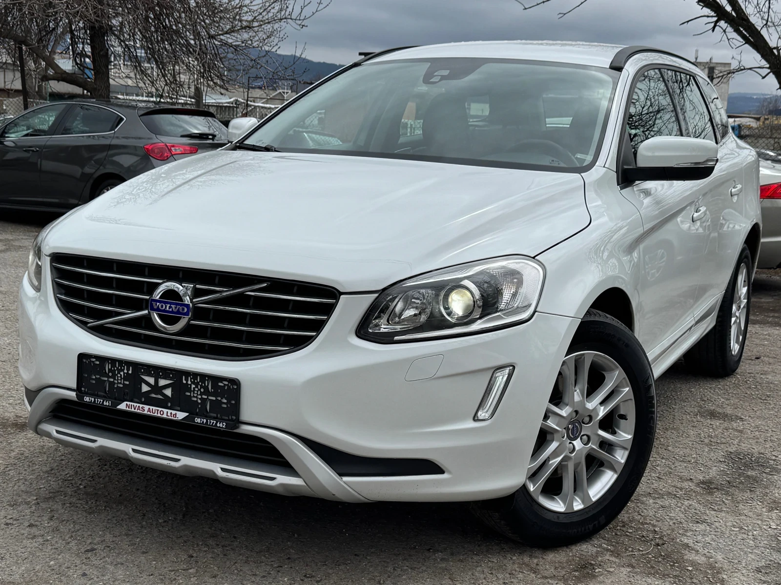 Volvo XC60 Топ състояние!! Реален пробег!, снимка 3 - Автомобили и джипове - 54031537