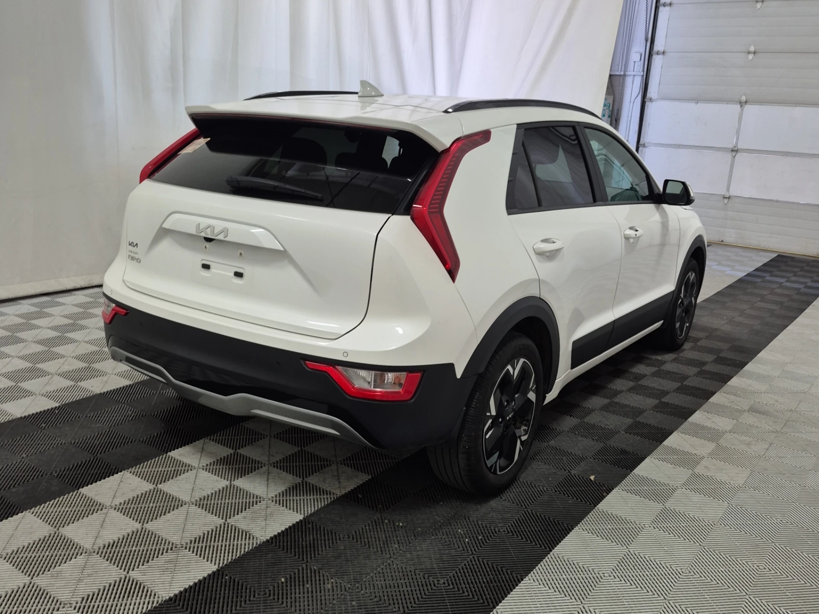 Kia Niro Wind + , снимка 4 - Автомобили и джипове - 55050653