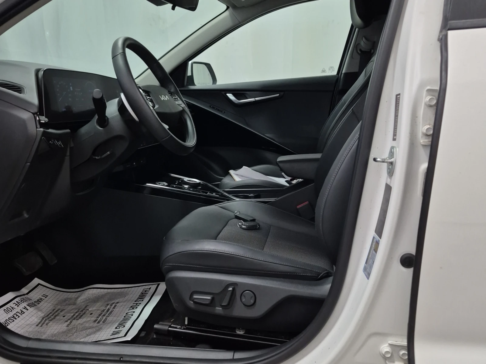 Kia Niro Wind + , снимка 8 - Автомобили и джипове - 55050653