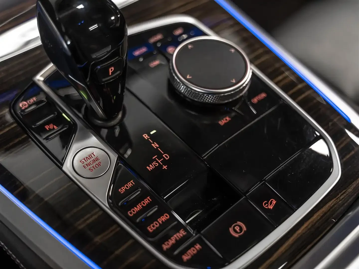 BMW X5 HUD| 360CAM| PANO| SOFT-CLOSE| , снимка 16 - Автомобили и джипове - 55173179