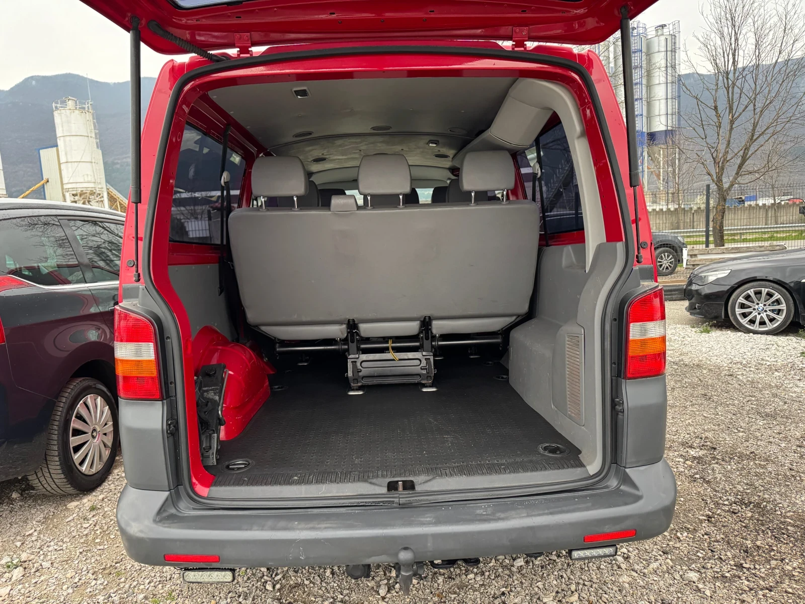 VW T5 2.5TDI/ 4x4 6ск/ NAVI/ ДЪЛГА БАЗА/, снимка 13 - Бусове и автобуси - 53973720