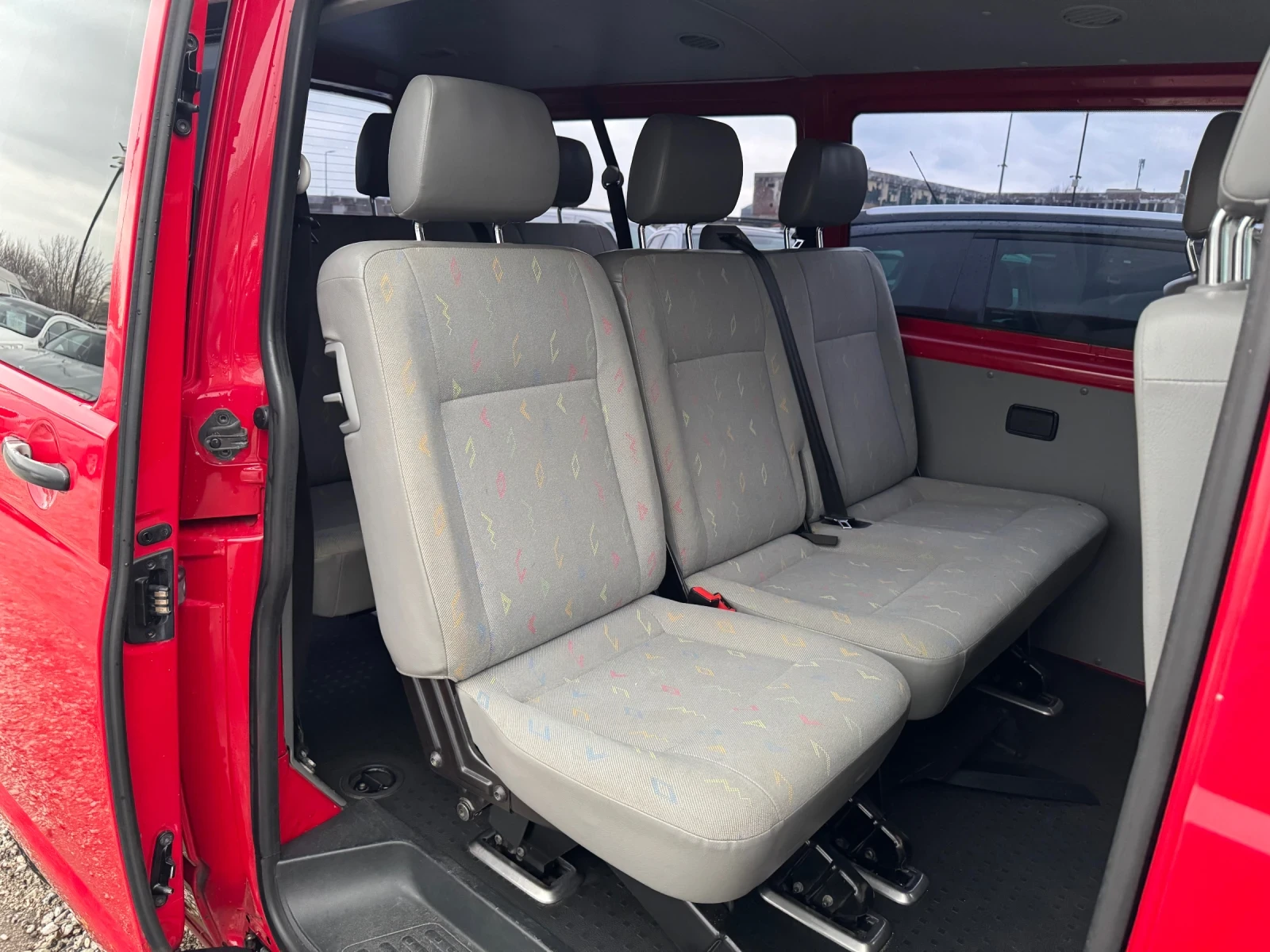 VW T5 2.5TDI/ 4x4 6ск/ NAVI/ ДЪЛГА БАЗА/, снимка 12 - Бусове и автобуси - 53973720