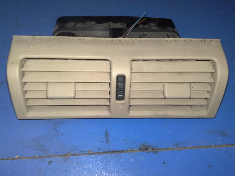 Централна духалка за Мерцедес Е-класа 98г.