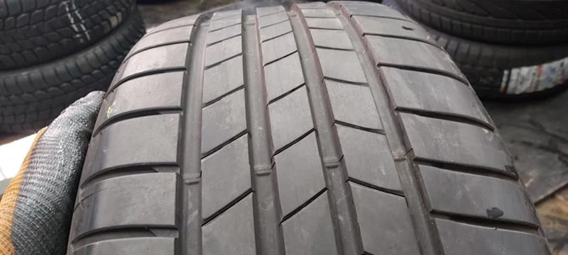 Гуми Летни 225/40R18, снимка 2 - Гуми и джанти - 31151479