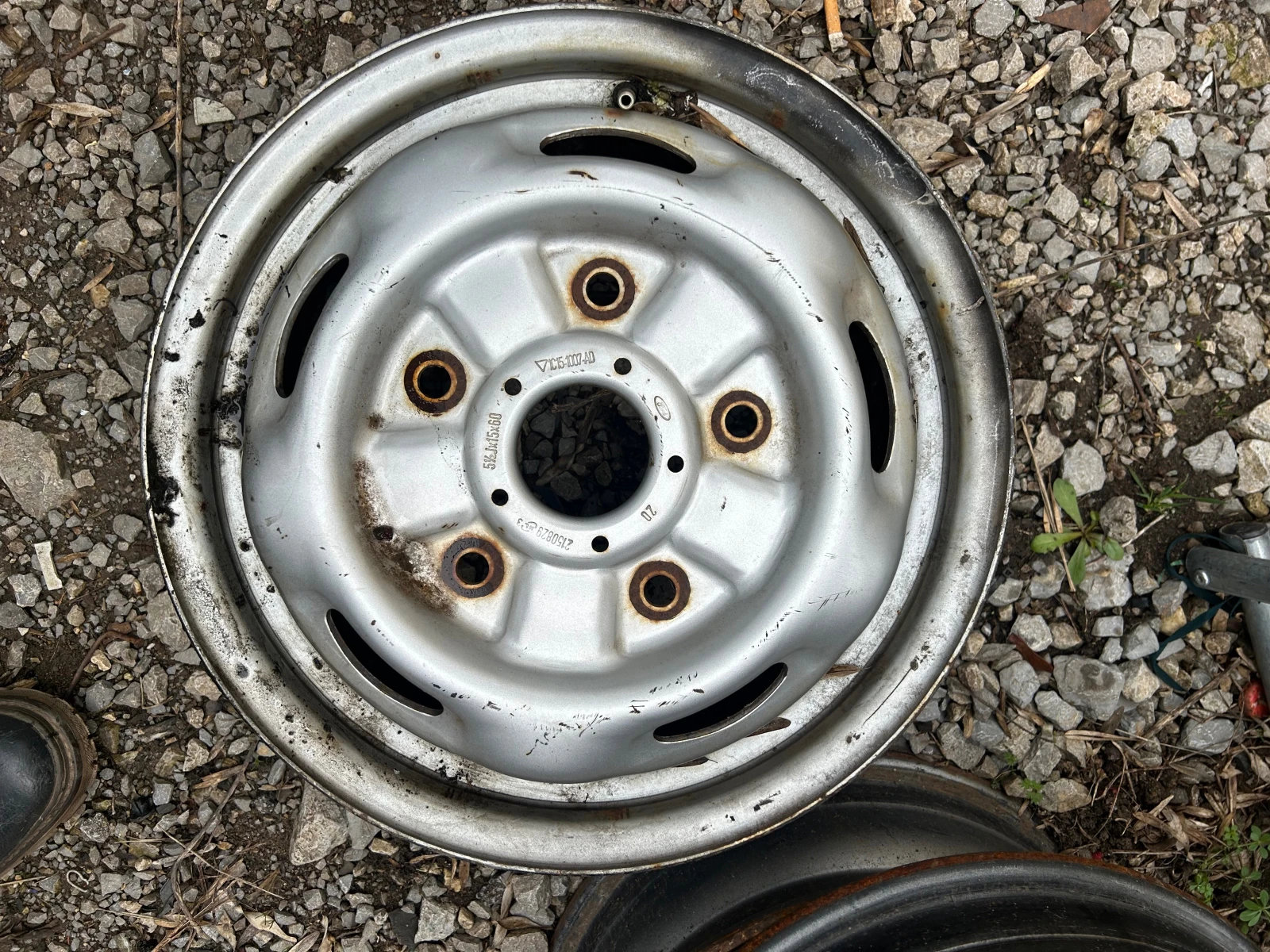 ���� � ������ 195/70R15 | Mobile.bg � ����������� 2