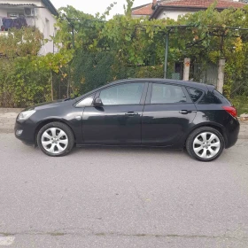 Opel Astra J , Обслужена с Каско, снимка 2