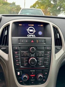 Opel Astra J , Обслужена с Каско, снимка 6